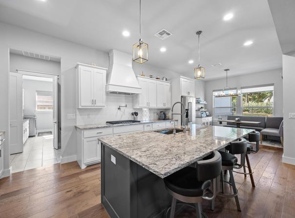 2208 Quarry LOOP, Leander, TX 78641