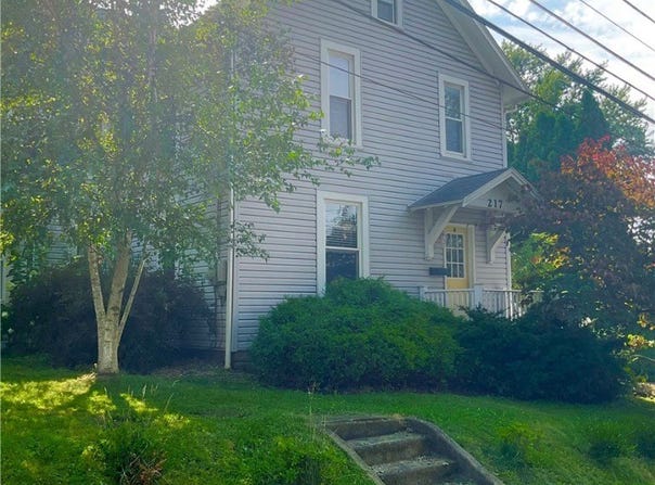 217 N Main St, Slippery Rock Boro, PA 16057