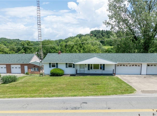 6088 Willowdale Avenue SE, Waynesburg, OH 44688