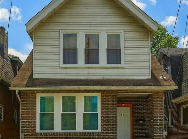 618 Bluff St, E Pittsburgh, PA 15112