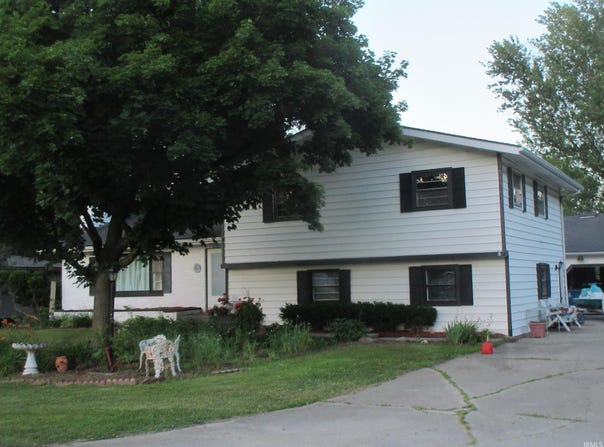 2320 Leesmoor Lane, Fort Wayne, IN 46808