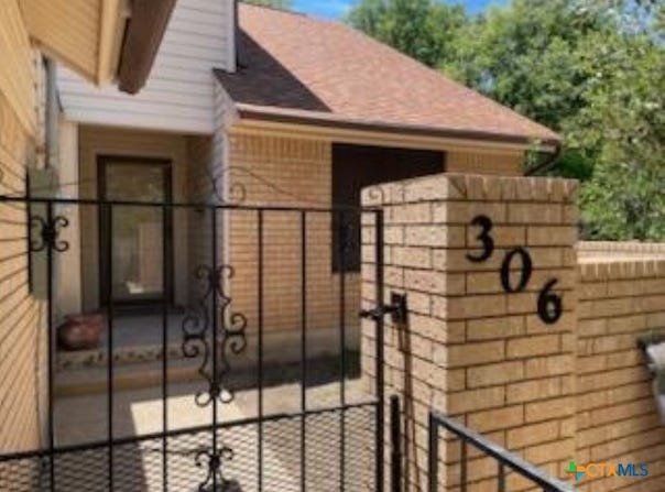 306 S Arnold Street, Lampasas, TX 76550