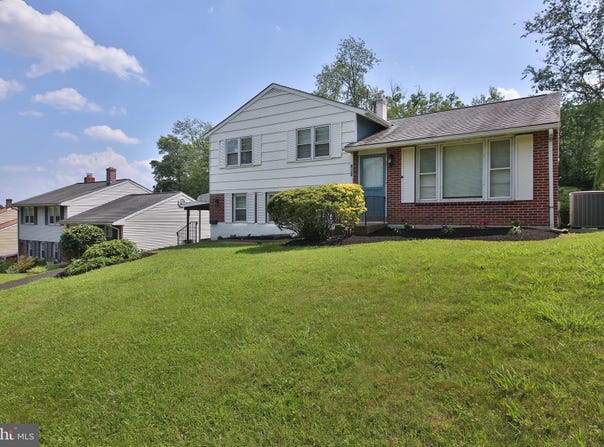 2870 WOODLAND ROAD, ABINGTON, PA 19001