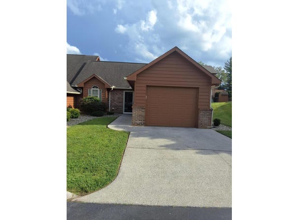 1317 Secretariat Drive, Morristown, TN 37814