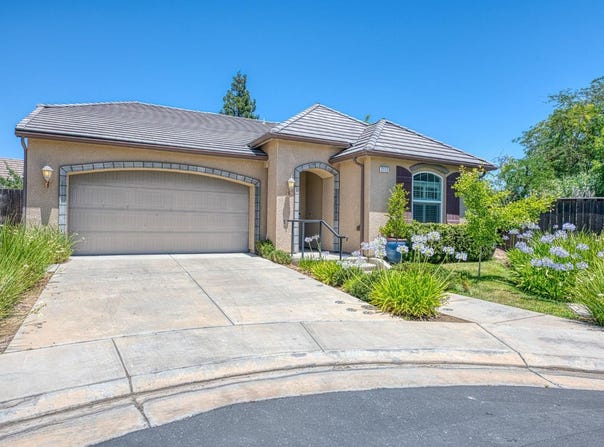 2112 Juliet Way W, Fresno, CA 93711