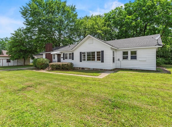 901 S Reine Street, Mena, AR 71953