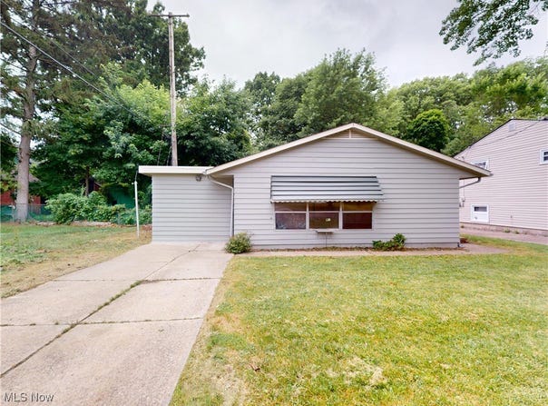 17721 Rookwood Road, Cleveland, OH 44112