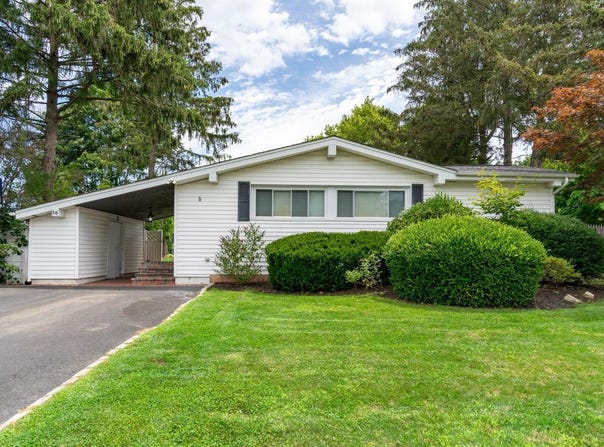 36 Hayrick Lane, Commack, NY 11725