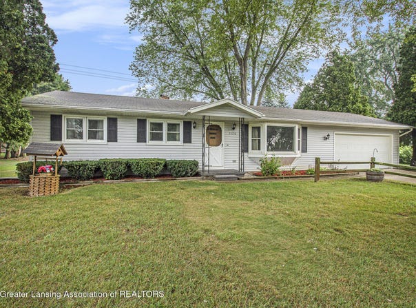 3520 Twilight Lane, Lansing, MI 48906