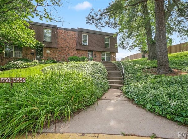13556 Coliseum Drive, Chesterfield, MO 63017