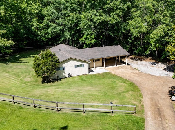 155 PINE Rd, Guin, AL 35563