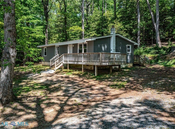 8993 River Road, Lancaster, VA 22503