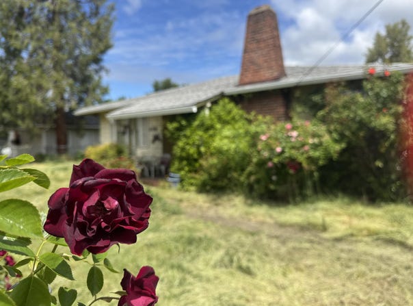 406 SE M Street, Grants Pass, OR 97526