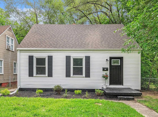 1614 O'Brien Street, South Bend, IN 46628-2924