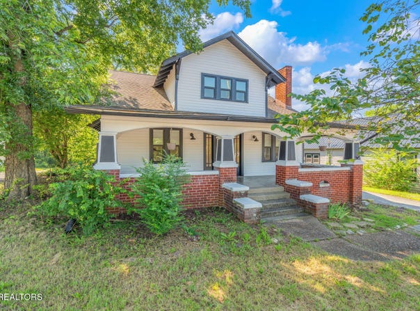 717 N Charles Seivers Blvd, Clinton, TN 37716