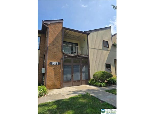 997 J Village Round, Lower Macungie Twp, PA 18106