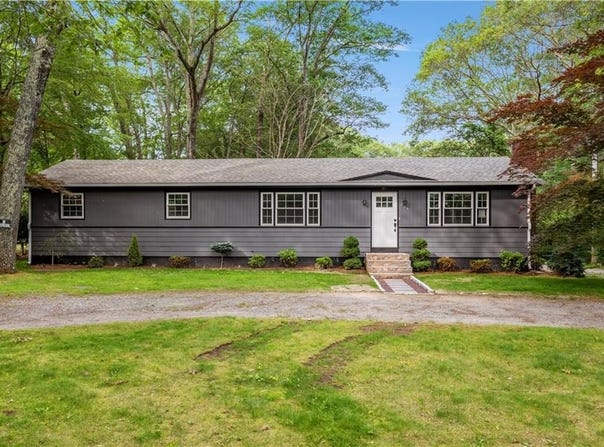 226 Quaker Lane, Scituate, RI 02857