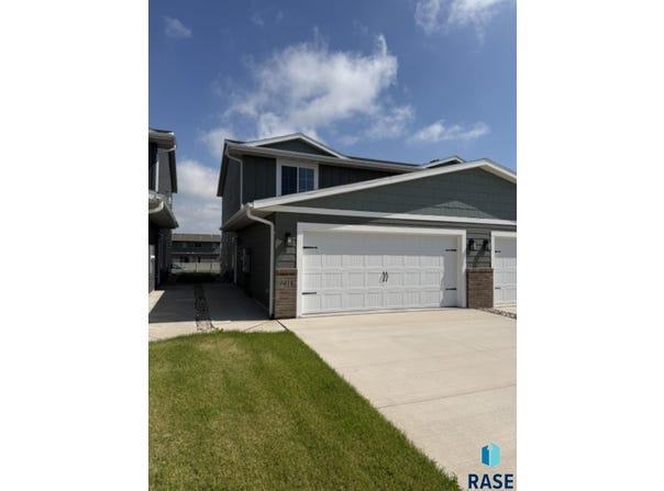 9614 W Tunis Dr, Sioux Falls, SD 57106