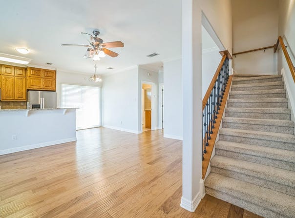1213 Delsie DR, Austin, TX 78734