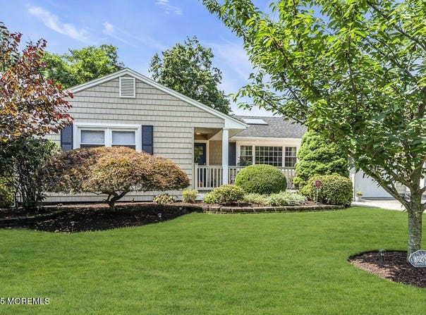 208 Chatham Lane, Point Pleasant, NJ 08742