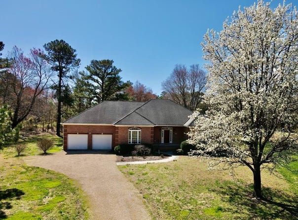 147 Sir Guy Dr, WEEMS, VA 22576