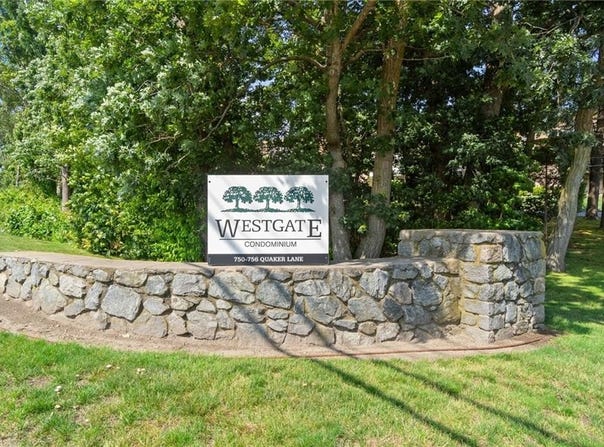 752 Quaker Lane, Warwick, RI 02818