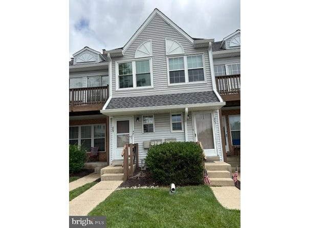 805 NORTHRIDGE DR, NORRISTOWN, PA 19403