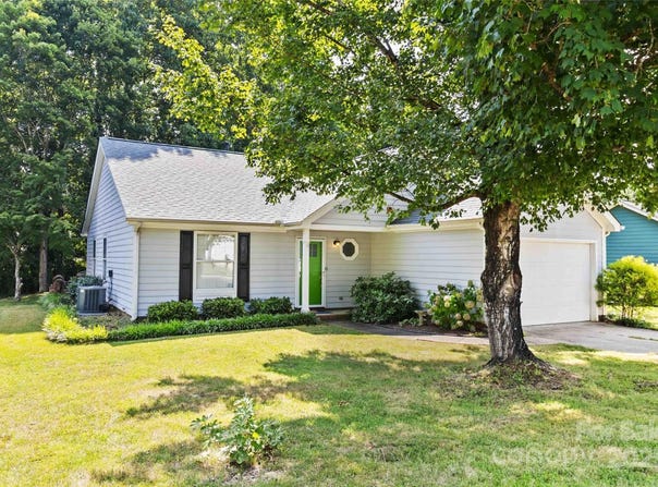 3004 Walsingham Court, Matthews, NC 28105