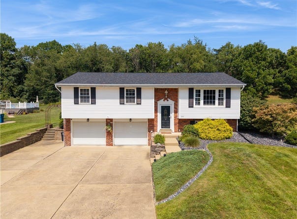 949 Rolling Meadows Dr, Unity  Twp, PA 15601