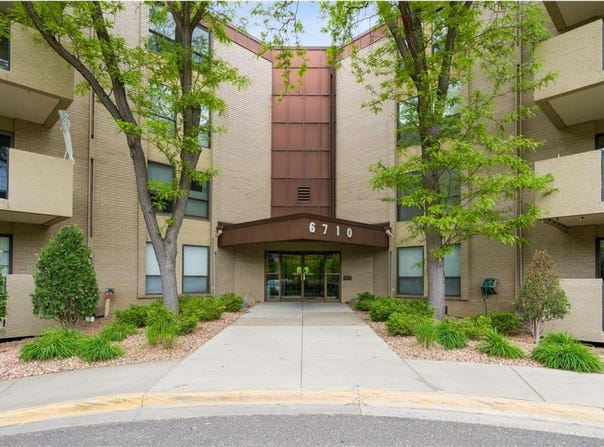 6710 Vernon Avenue S, Edina, MN 55436
