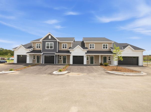 1364 Marigold Dr, Fort Atkinson, WI 53538