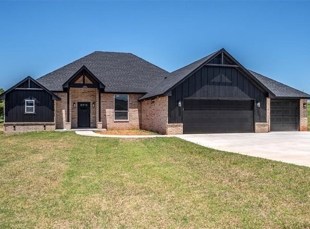 2432 Canyon Circle, Blanchard, OK 73010