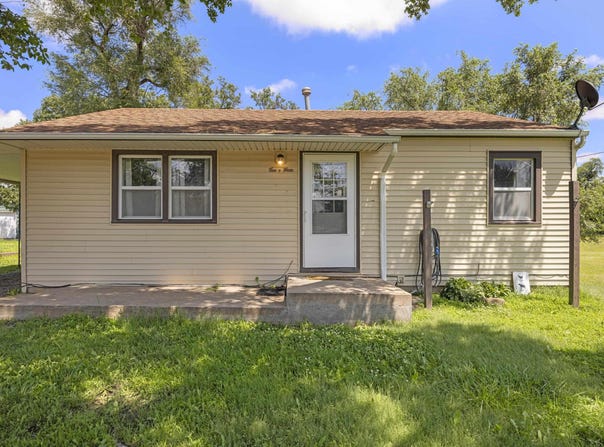 204 N Grant Ave, Lyons, KS 67554