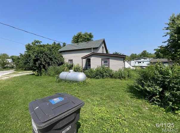 407 Madison Street, Kane, IL 62054