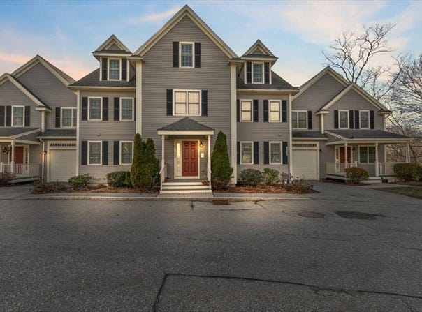 10 Cunningham Ln, Billerica, MA 01821