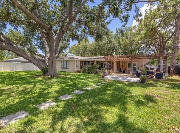 10730 52ND AVENUE N, ST PETERSBURG, FL 33708