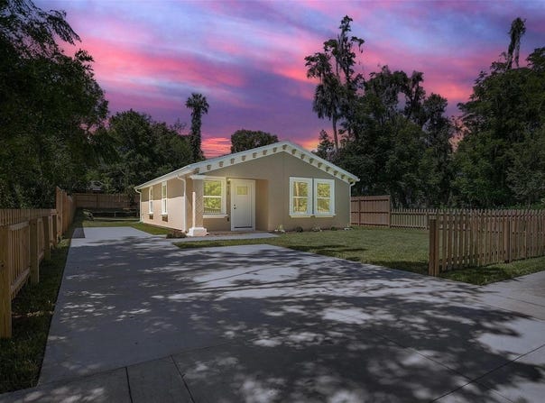 429 W CAROLINA AVENUE, DELAND, FL 32720