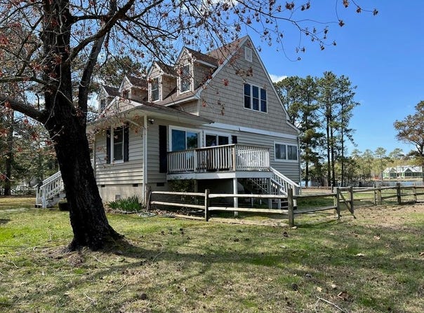 50 Braden Ln, WHITE STONE, VA 22578