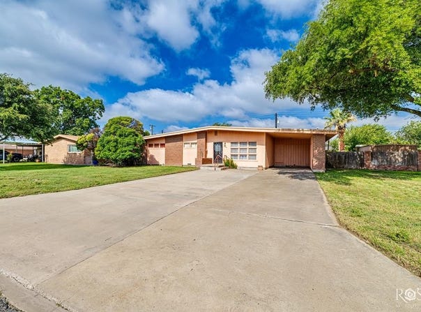 1003 N Plaza, Big Lake, TX 76932