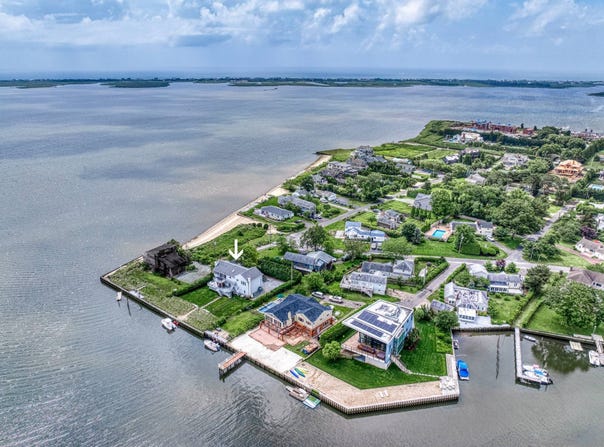 2 Bayside Avenue, East Quogue, NY 11942