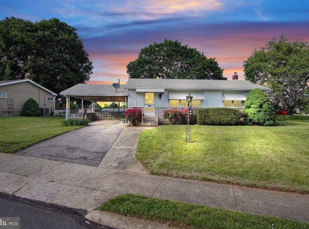 844 GUNNISON Road, YORK, PA 17404