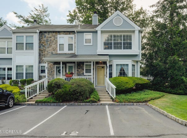 12 Terrier Court, Tinton Falls, NJ 07753