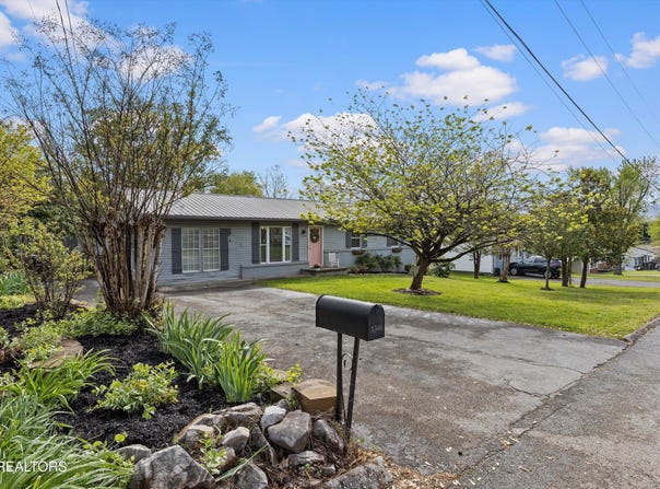 1204 Cedarwood Ln Lane, Maryville, TN 37803