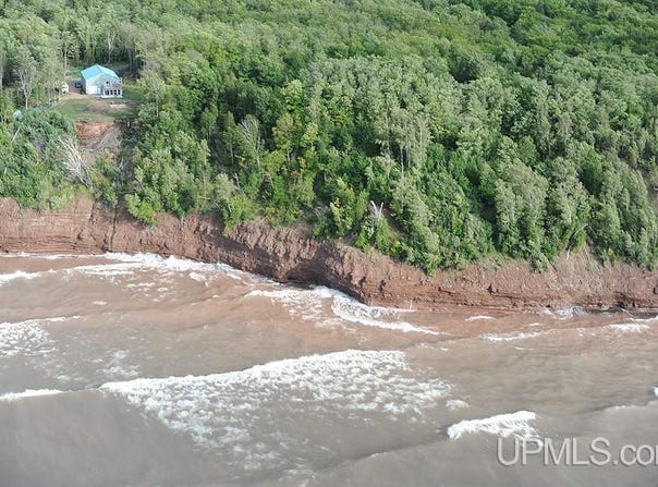 14998 N Superior, Houghton, MI 49931
