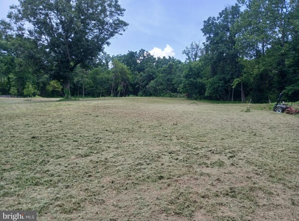 CAROLYNS WAY, LINDEN, VA 22642