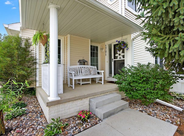 4425 Mills Civic Parkway unit: 1701, West Des Moines, IA 50265