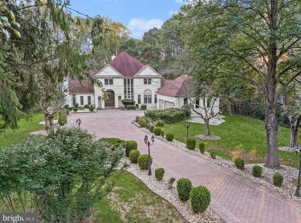 1 LAKE POTOMAC CT, POTOMAC, MD 20854