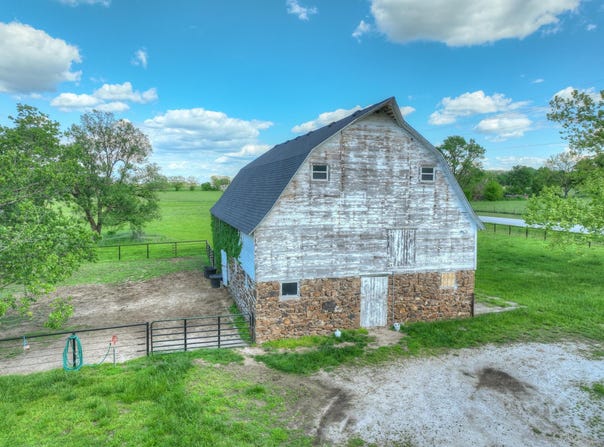 Fir Road, Carthage, MO 64836