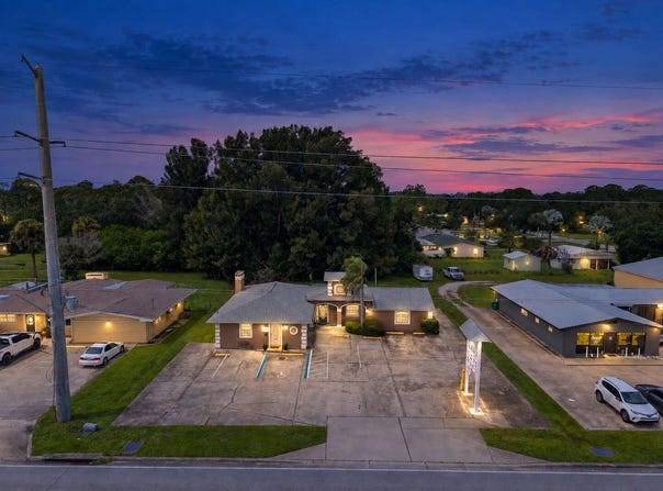1542 S WICKHAM Road, Melbourne, FL