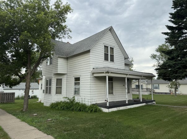 2098 S 3rd Avenue, Bowdle, SD 57428